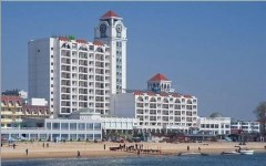 秦皇岛海景假日酒店(holidayinn五星近海景)豪华海景房800元(含双早)起团,秦皇岛海景假日酒店团购专线0335-3522588 3522599: