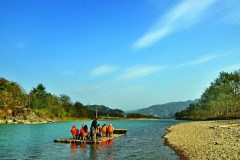 东戴河永安峡谷漂流